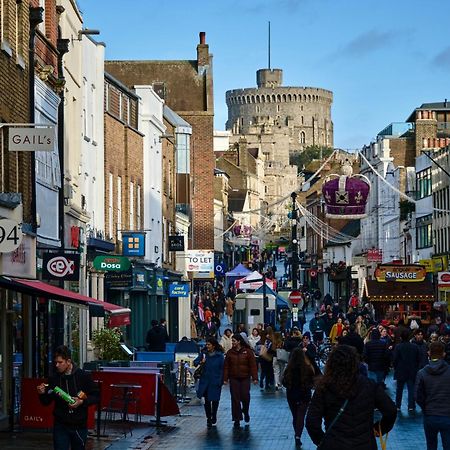 Queen Annes Court Luxury Apartment On High Street Windsor Bagian luar foto