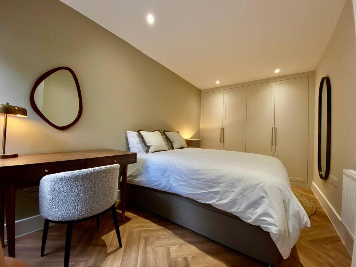 Queen Annes Court Luxury Apartment On High Street Windsor Bagian luar foto